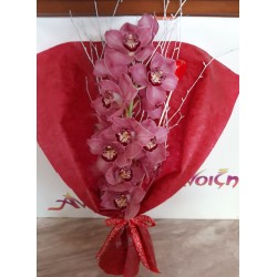 Orchid bouquet ideal for valentine's day. Send flowers in Drama city