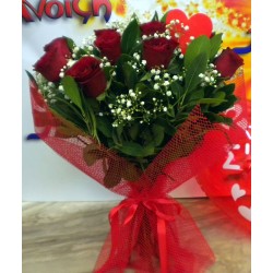 τριανταφυλλα 14 φεβρουαρίου γιορτη των ερωτευμένων στείλτε λουλούδια στη δράμα