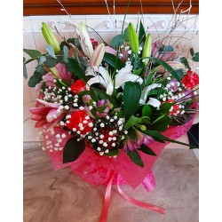 roses for valentine day, flower shop Anoiksi, florists in drama