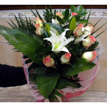 send flower bouquets for mother's day. flower shop in drama city Greece