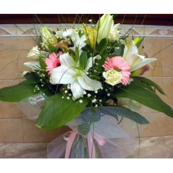 Seasonal Flower Bouquet 09